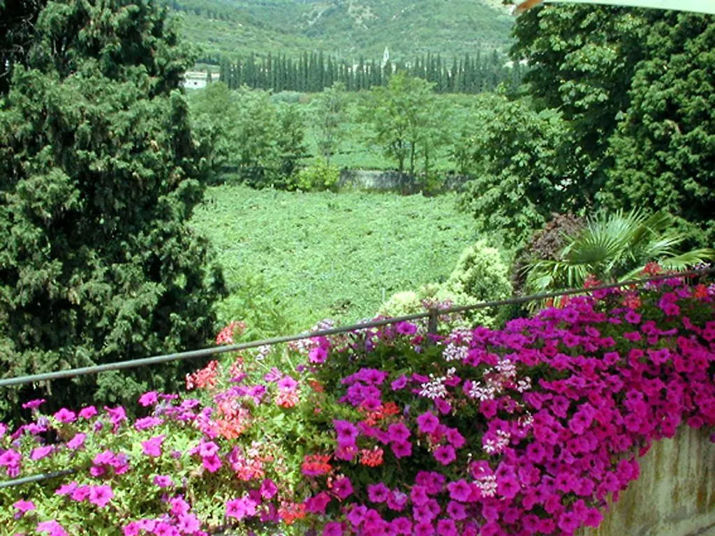 B&B Villa Monteleone SantʼAmbrogio di Valpolicella Bed & Breakfast