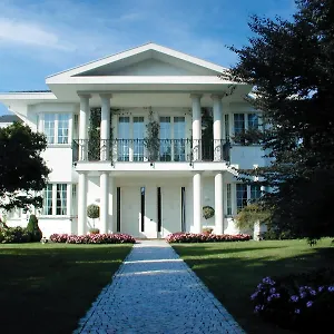 https://villa-patrizia.italymilanhotels.net